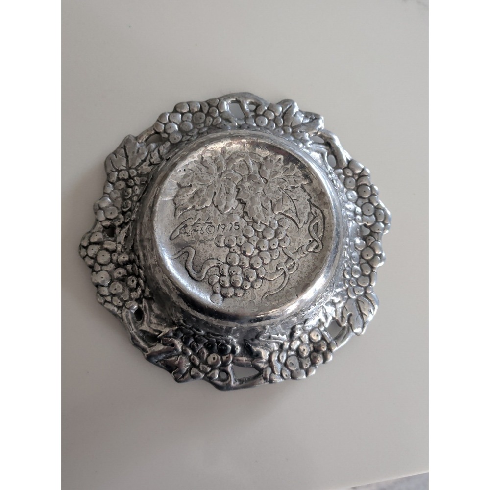 Arthur Court Grapes & Leaves Wine Bottle Coaster, 1995 heavy cast aluminum.